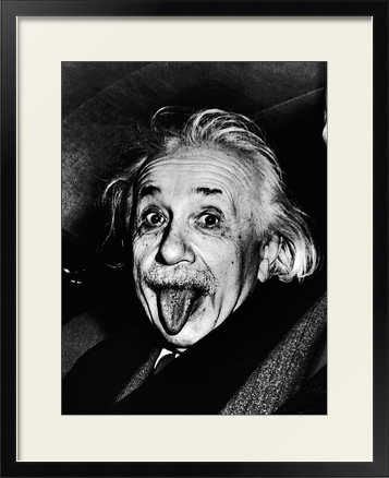 Портрет Эйнштейна в черной раме под стеклом
