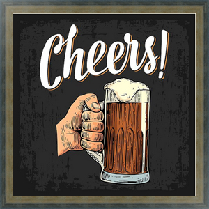 Постер Мужская рука, держащая полную кружку пива с пеной