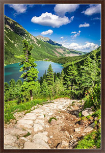 Картина в раме Каменистая тропинка к озеру в горах