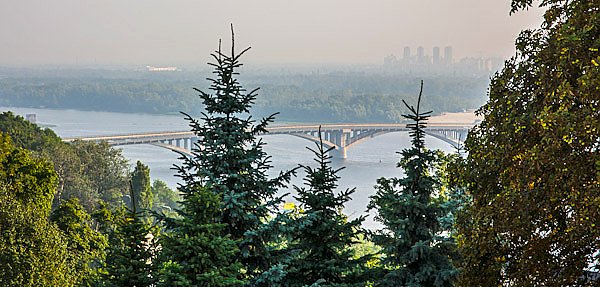 Киев Украина. Мост через Днепр