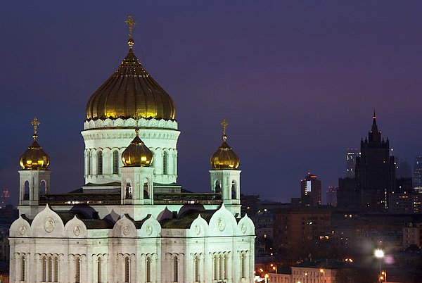 Москва. Храм Христа Спасителя и МИД