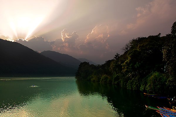 Озеро Фева. Непал. Гималаи