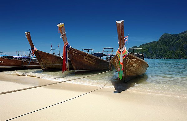 Таиланд. Остров Пхи-Пхи. Классика с лодками