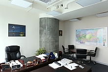 Оформление офиса в "Москва Сити" постерами на тему нефтяной промышленности