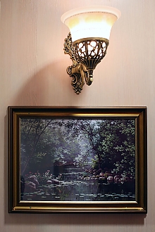 Оформление картин и зеркал в магазине "Сударь"