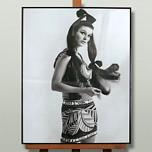 Серия черно-белых ретро-постеров с актрисами