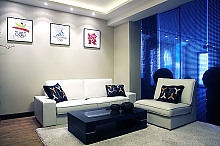 Оформление частного дома картинами и постерами в рамах