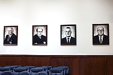 Оформление здания академии внешней торговли