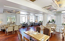 Оформление ресторана "Пицца экспресс" картинами на потолке