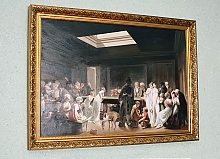 Оформление интерьера ресторана картинами в багетных рамах