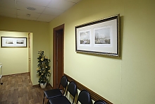 Оформление мед. центра в Митино гравюрами в багетных рамах