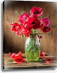 Постер Bouquet of poppy flowers in the vase on the wooden table