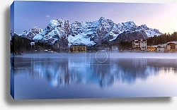 Постер Сияние Misurina: Утро у озера в Доломитах