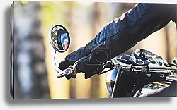 Постер Bikers hand on the handle of his cool bike