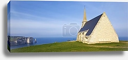 Постер Франция, Нормандия. Часовня на побережье Этреты