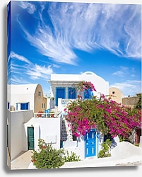 Постер Греция, Санторини. Маленький дом с цветами в городе Ия