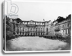Постер Гирадон Адольф (фото, фр) Cannons in the Courtyard of the Chateau de Saint-Cloud, 1870-1881