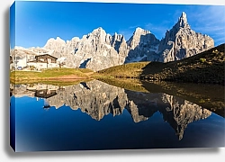 Постер Итальянские Доломитовые Альпы, отражающиеся в озере