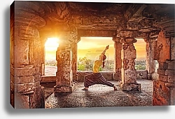 Постер Йога в храме Хампи