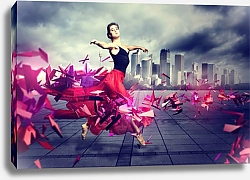Постер Девушка, танцующая на фоне небоскрёбов