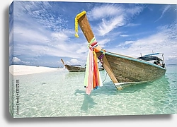Постер Тайланд. Традиционная лодка с флагами №4