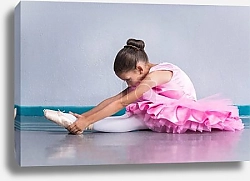 Постер Молодая балерина в розовой пачке