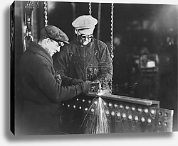 Постер Труд в огне