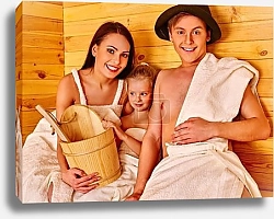 Постер Молодая семья в сауне
