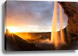 Постер Исландия. Seljalandsfoss Waterfall at sunset