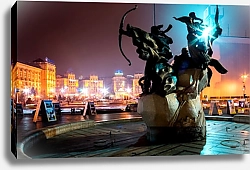 Постер Украина, Киев. Скульптура на площади Независимости