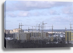 Постер Многоэтажка на фоне Останкинской телебашни, Москва, Россия