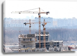 Постер Краны на строительстве многоэтажного здания