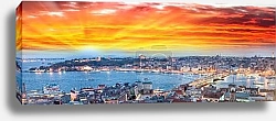 Постер Замечательный панорамный вид из Стамбула в сумерках через Золотой Рог