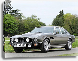 Постер Aston Martin Lagonda V8 Saloon '1974–76 Постер Aston Martin Lagonda V8 Saloon '1974–76