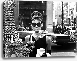 Постер Hepburn, Audrey (Breakfast At Tiffany's) 12 Постер Hepburn, Audrey (Breakfast At Tiffany's) 12