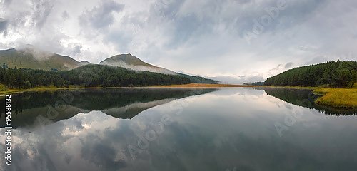 Россия, Кавказ. Панорама с горным озером