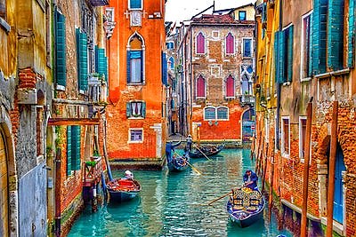 Красочная улица Венеции
