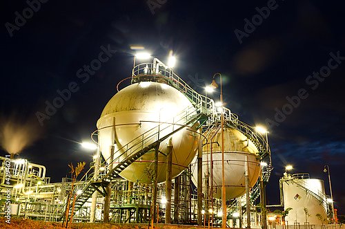 Хранение газа на нефтехимическом заводе