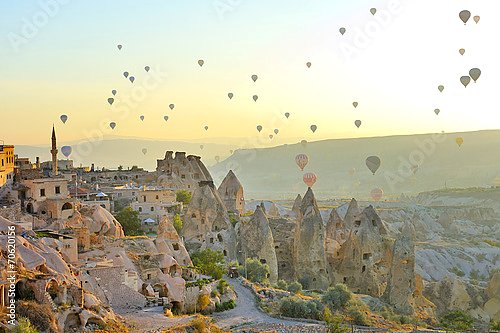 Постер  Каппадокия, Турция, волшебные дымоходы Горем