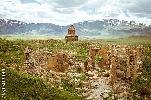 Церковь Святого Григория в разрушенном средневековом армянском городе Ани