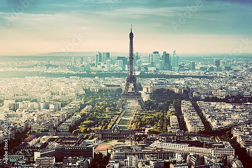 Париж, Франция. Вид на Эйфелеву башню