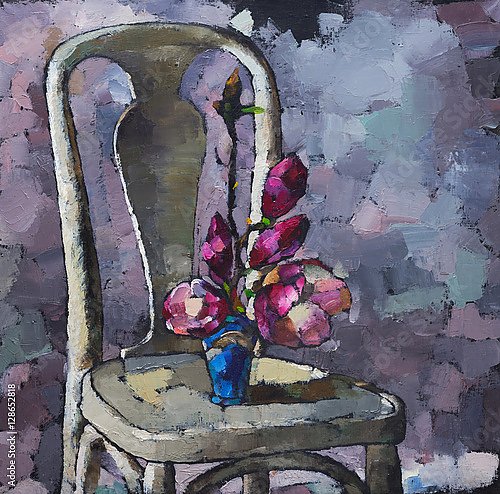Натюрморт с фиолетовыми цветами магнолии на стуле