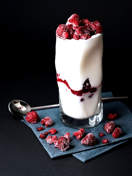Постер Молочный коктейль с ягодами