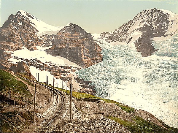 Швейцария. Железная дорога Юнгфрау. Горы Эйгер и Монх