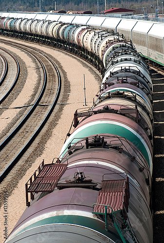 Железнодорожные вагоны с нефтепродуктами