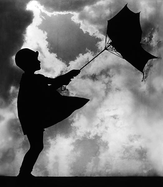 Зонт на ветру