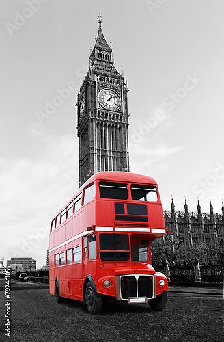 Англия, Лондон. Красный ретро автобус