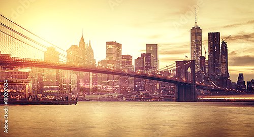 США, Нью-Йорк. Manhattan Bridge на закате