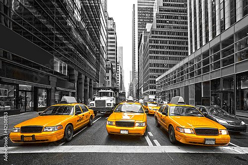 Такси на улицах Нью-Йорка, США