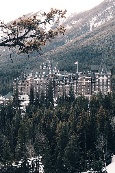 Замок в горах, Банф, Канада